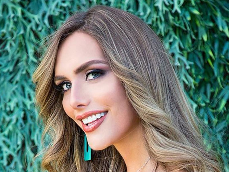 بالصور: أول متحولة جنسيًا في مسابقة "ملكة جمال الكون"